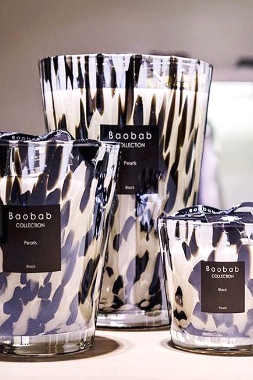 BAOBAB COLLECTION Baobab collection geurkaars Black Pearls Max10  (10 cm)