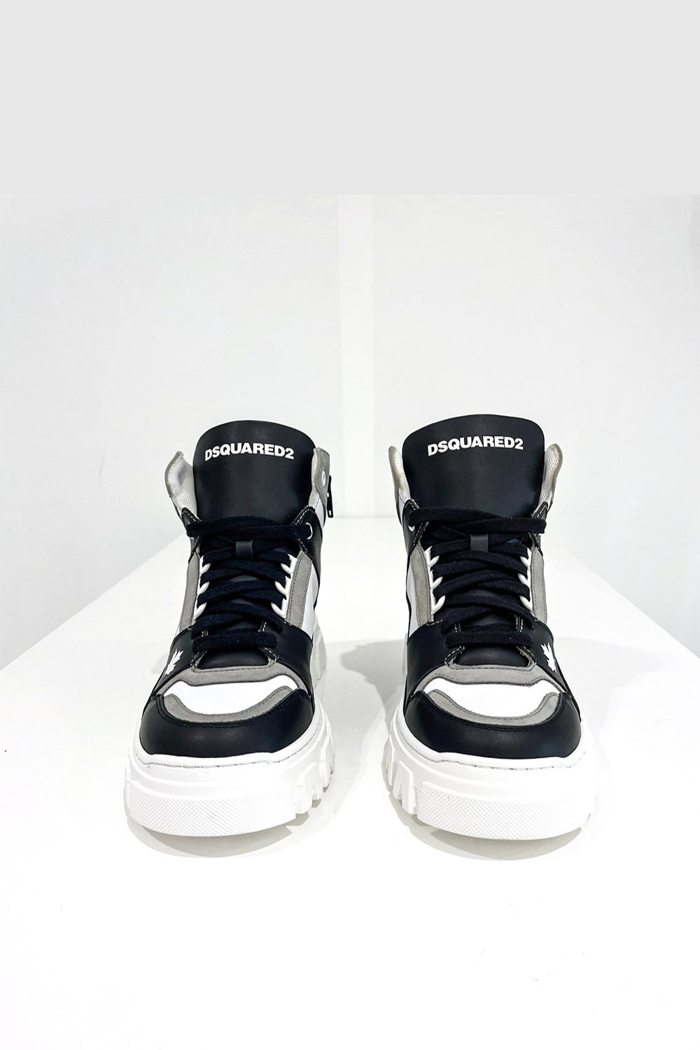 Z (S(UPER SALE Dsquared2 high trainers grey  white Black