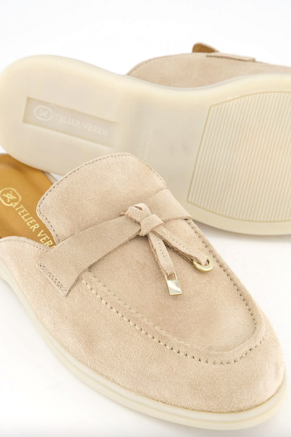 ATELIER VERDI Atelier Verdi Dames Julia loafer Genova / Beige (valt een halve maat kleiner uit)