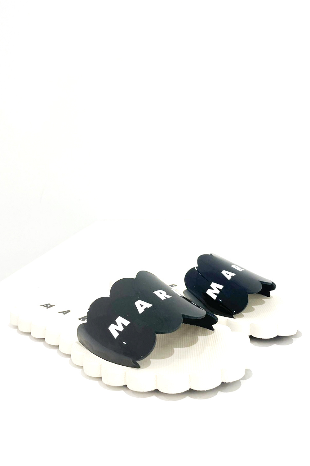 MARNI Marni slipper met witte letters Zwart