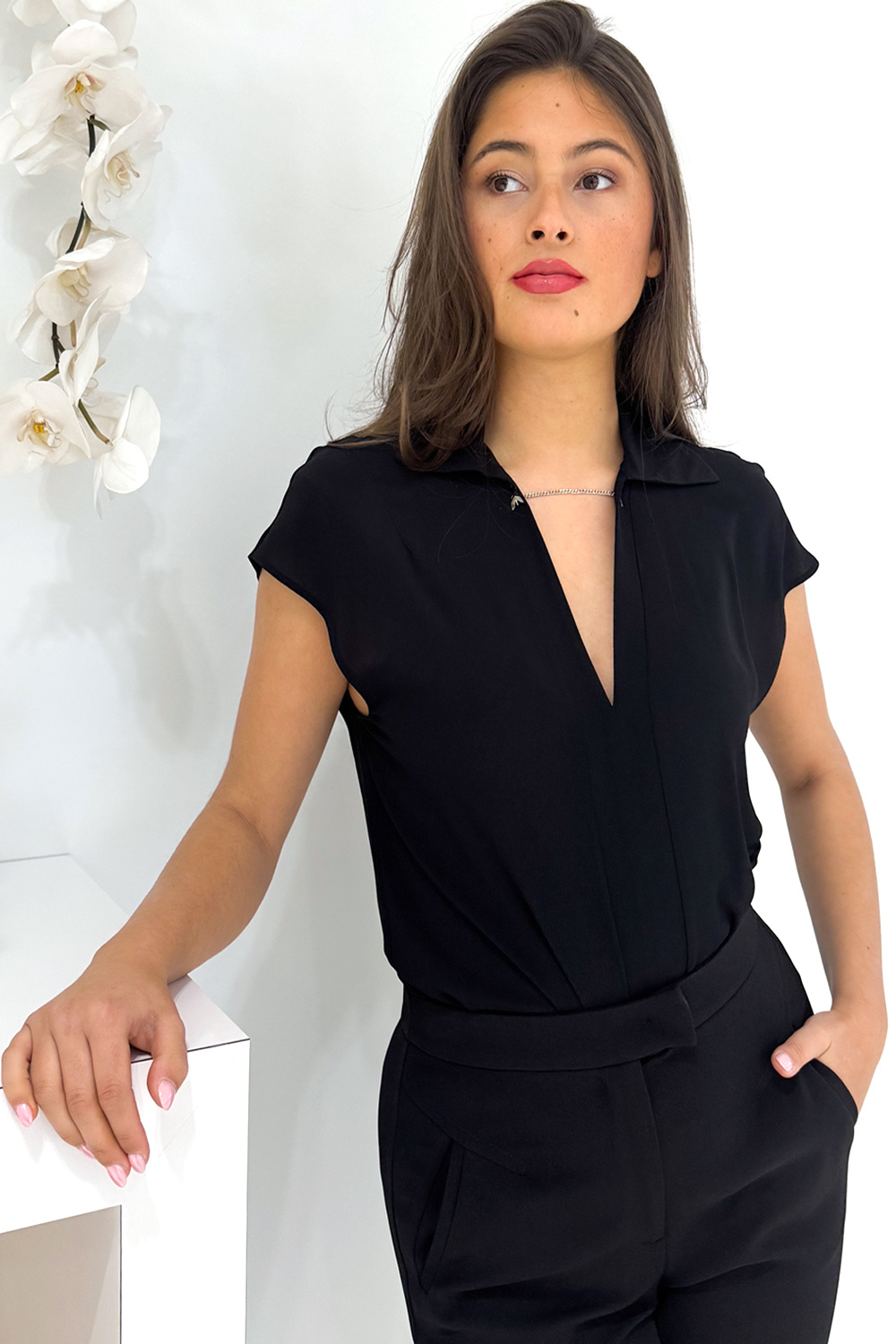 PATRIZIA PEPE Patrzia Pepe blouse korte mouw zilver logo-ketting ZWART