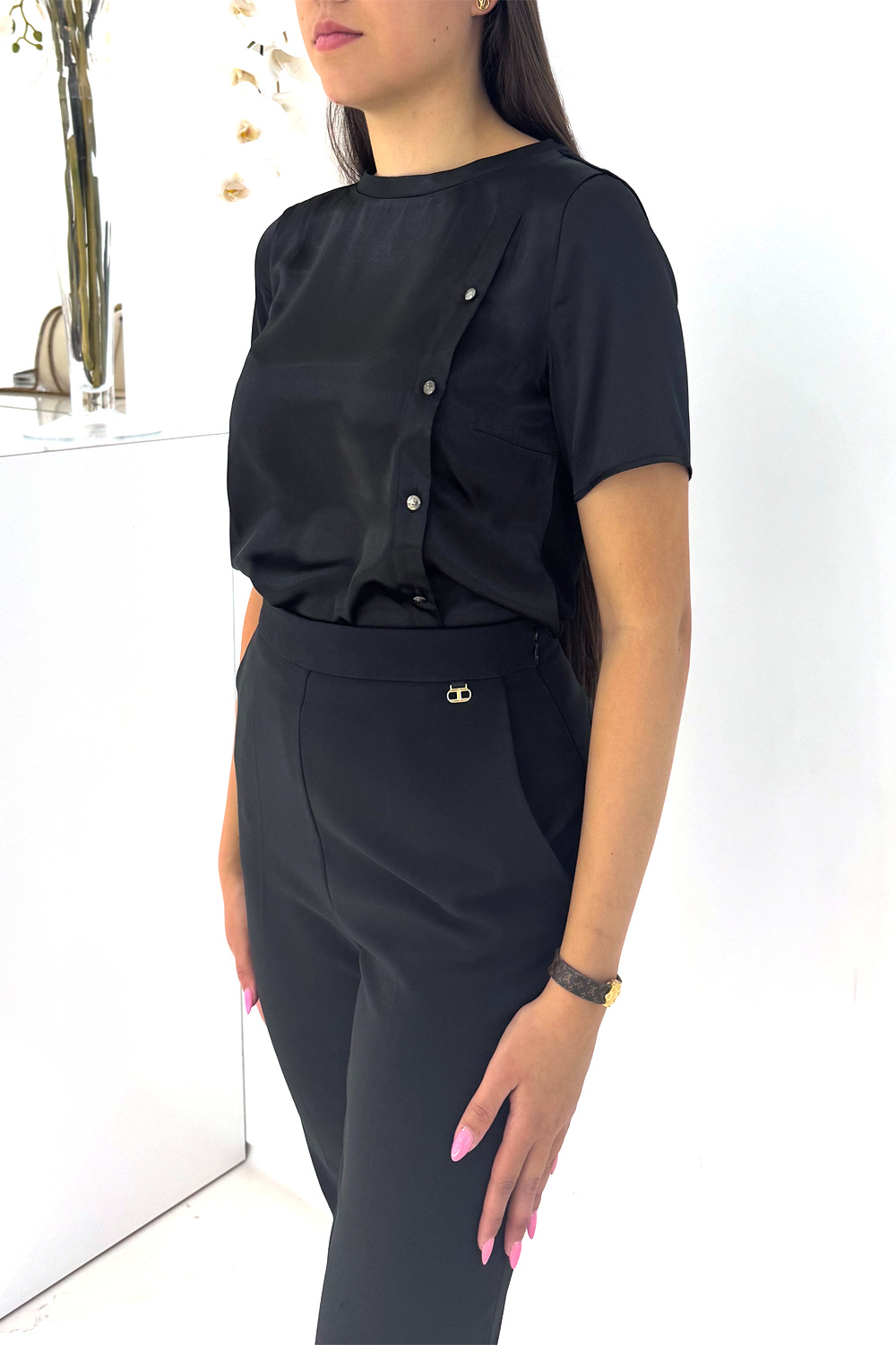 PATRIZIA PEPE Patrizia Pepe t-shirt in zijde glans zwart stof met knopen aan de zijkant ZWART