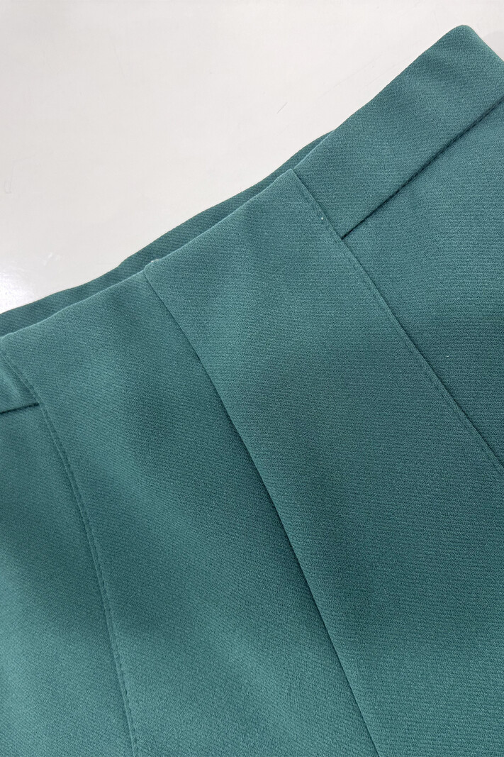 RINASCIMENTO Rinascimento flaired pantalon met elastiek donker GROEN