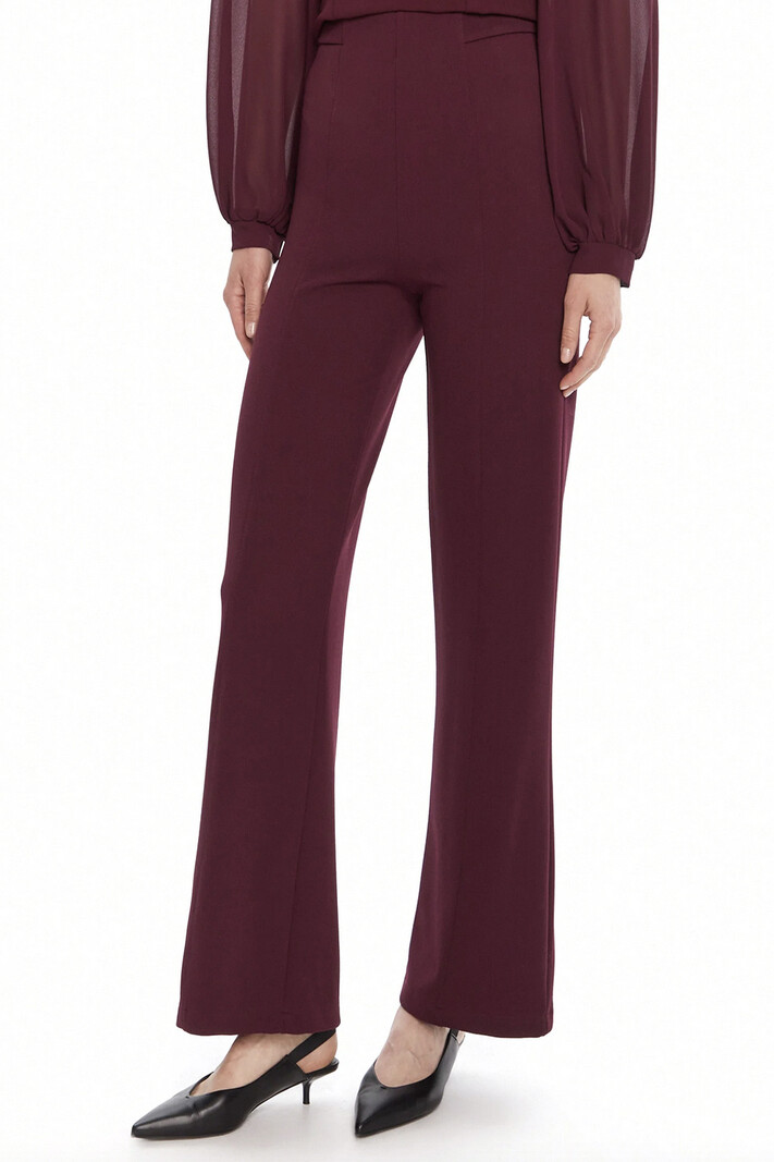 RINASCIMENTO Rinascimento flaired pantalon met elastiek band in taille  BORDEAUX ROOD