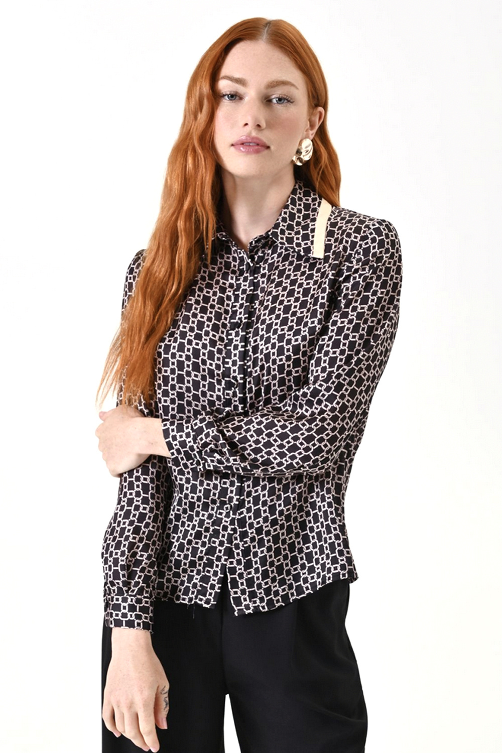 RINASCIMENTO Rinascimento satin-look blouse with chain print in beige / BLACK