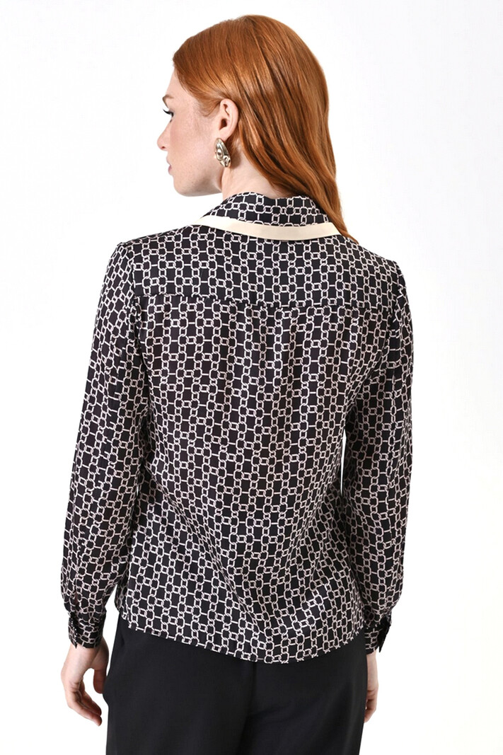 RINASCIMENTO Rinascimento blouse satin look in kettingprint beige / ZWART