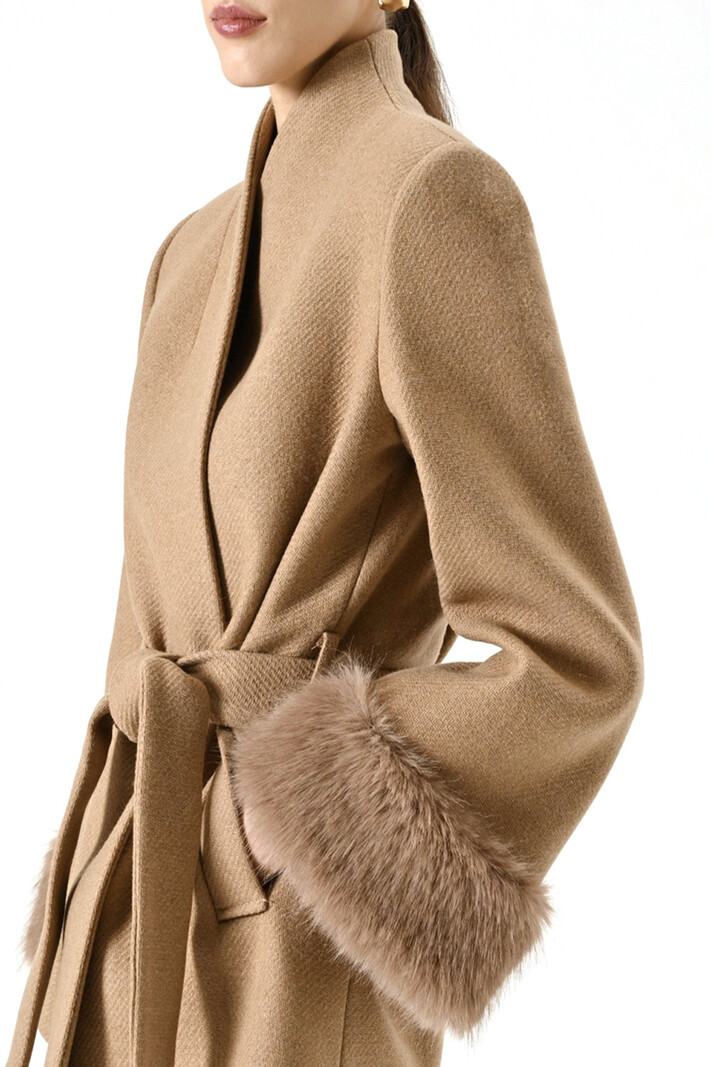 RINASCIMENTO Rinascimento mantel jas met fake fur / imitatiebont Beige / Camel