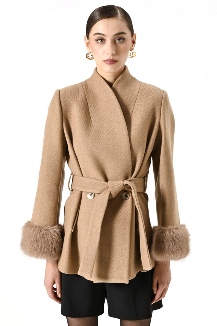 RINASCIMENTO Rinascimento mantel jas met fake fur / imitatiebont Beige / Camel
