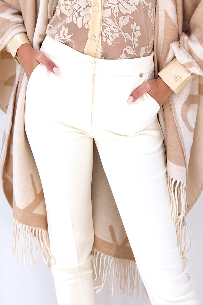 RINASCIMENTO Rinascimento pantalon / broek met smalle broekspijp room wit / CREME