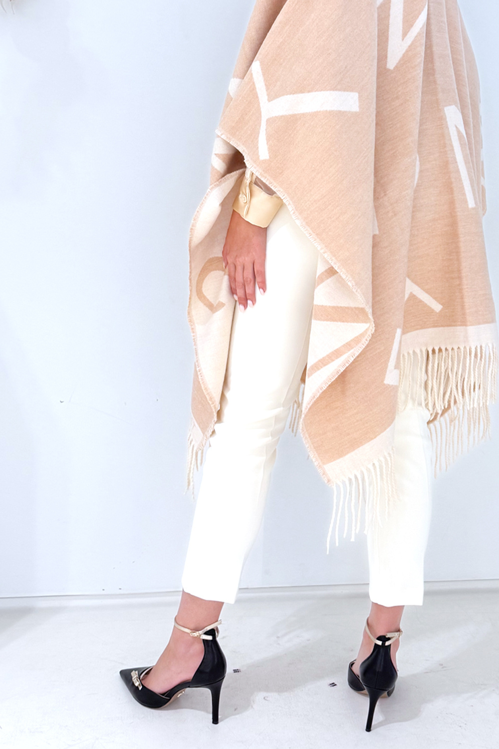 RINASCIMENTO Rinascimento trousers / trousers with narrow legs, cream white / CREAM