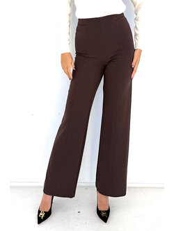 RINASCIMENTO Rinascimento flared pantalon met elastiek band in taille chocoladebruin / BRUIN