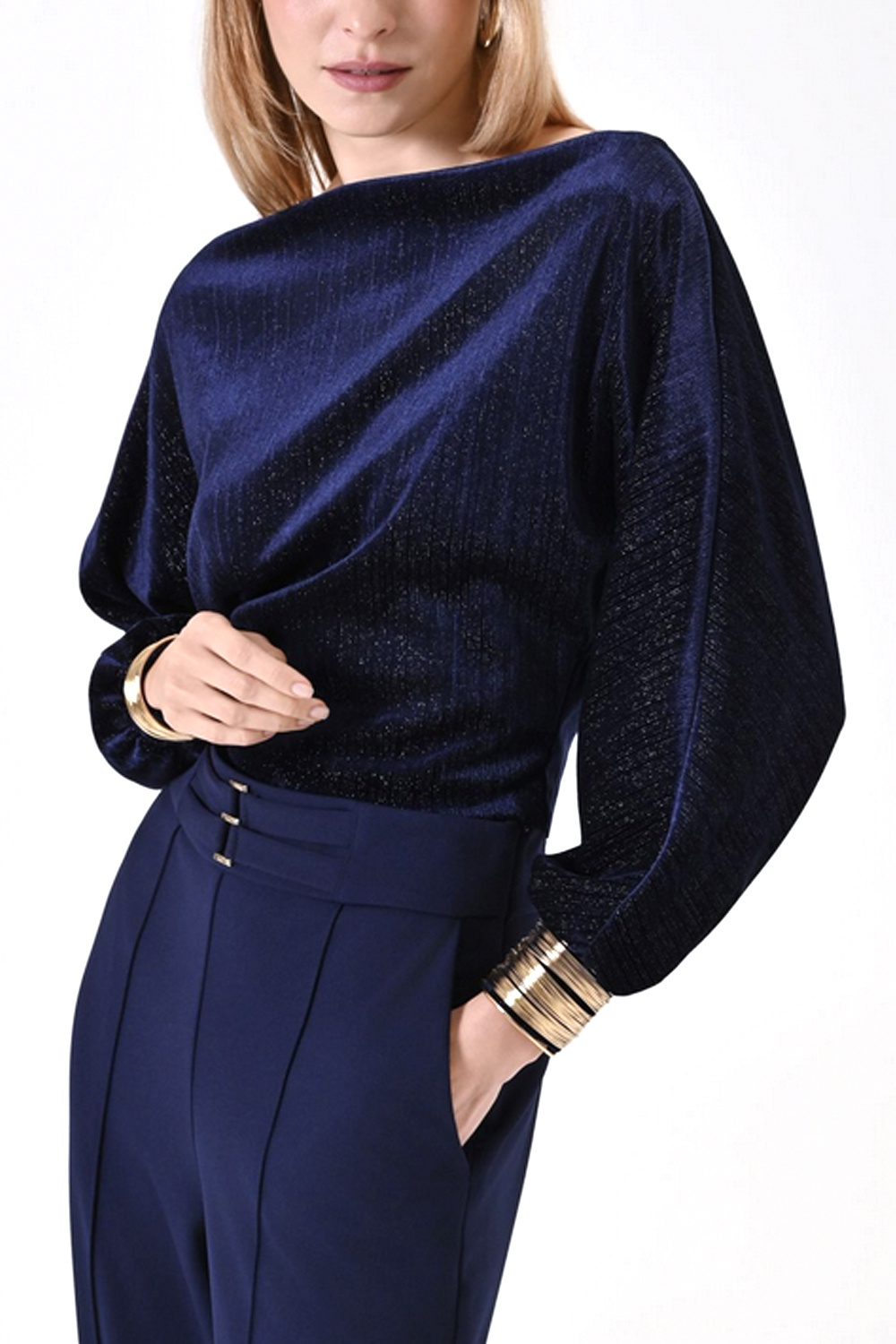 RINASCIMENTO Rinascimento top in fluwelen stof met gouden details bij mouw DONKER BLAUW