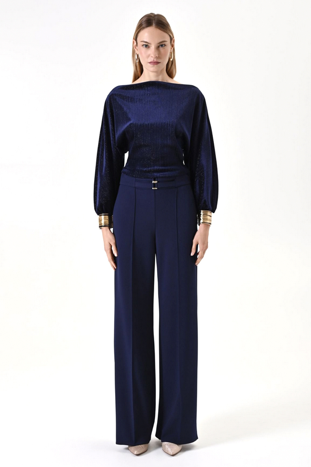 RINASCIMENTO Rinascimento top in fluwelen stof met gouden details bij mouw DONKER BLAUW