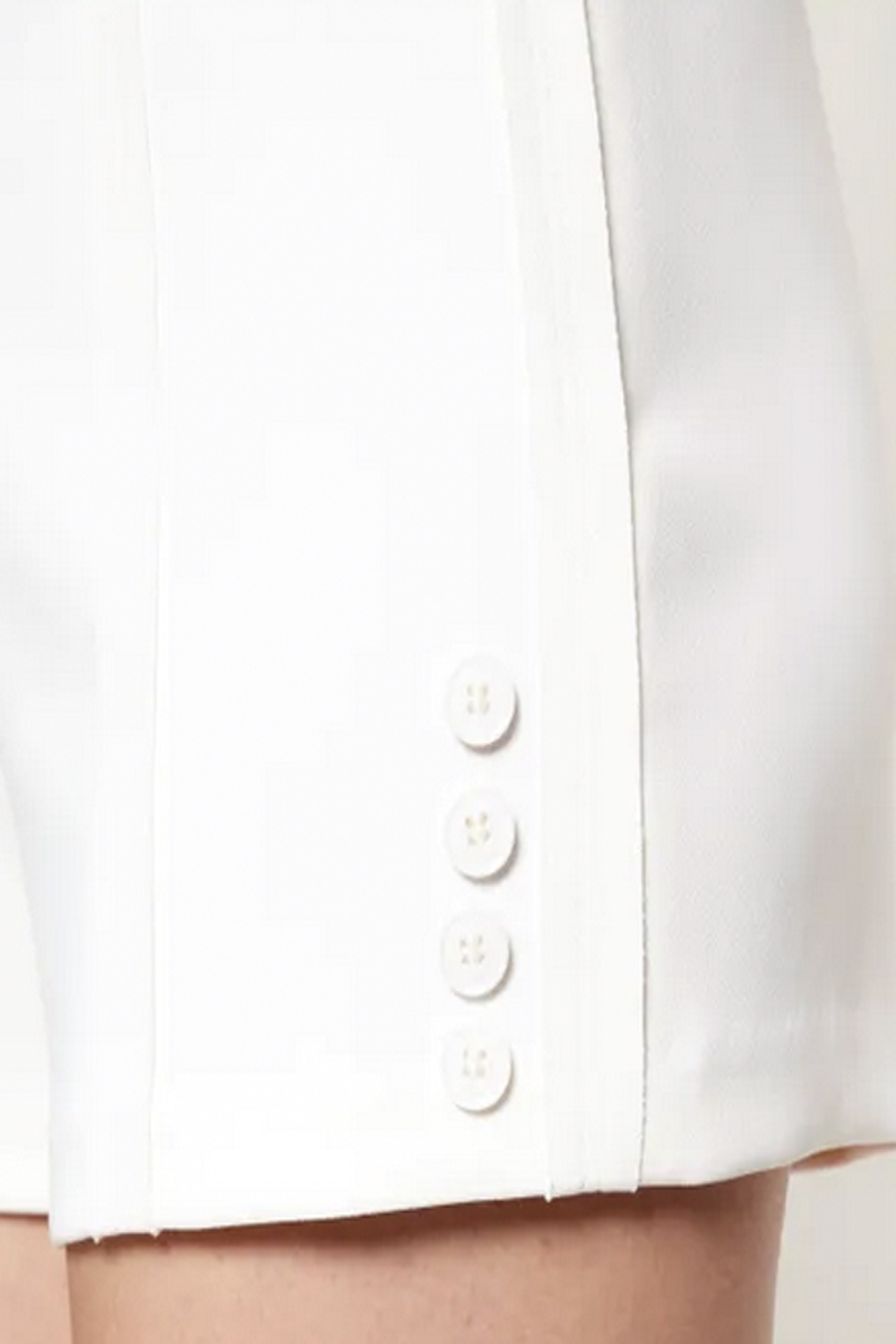 ELISABETTA FRANCHI Elisabetta Franchi shorts with gold logo at the waist and buttons WHITE