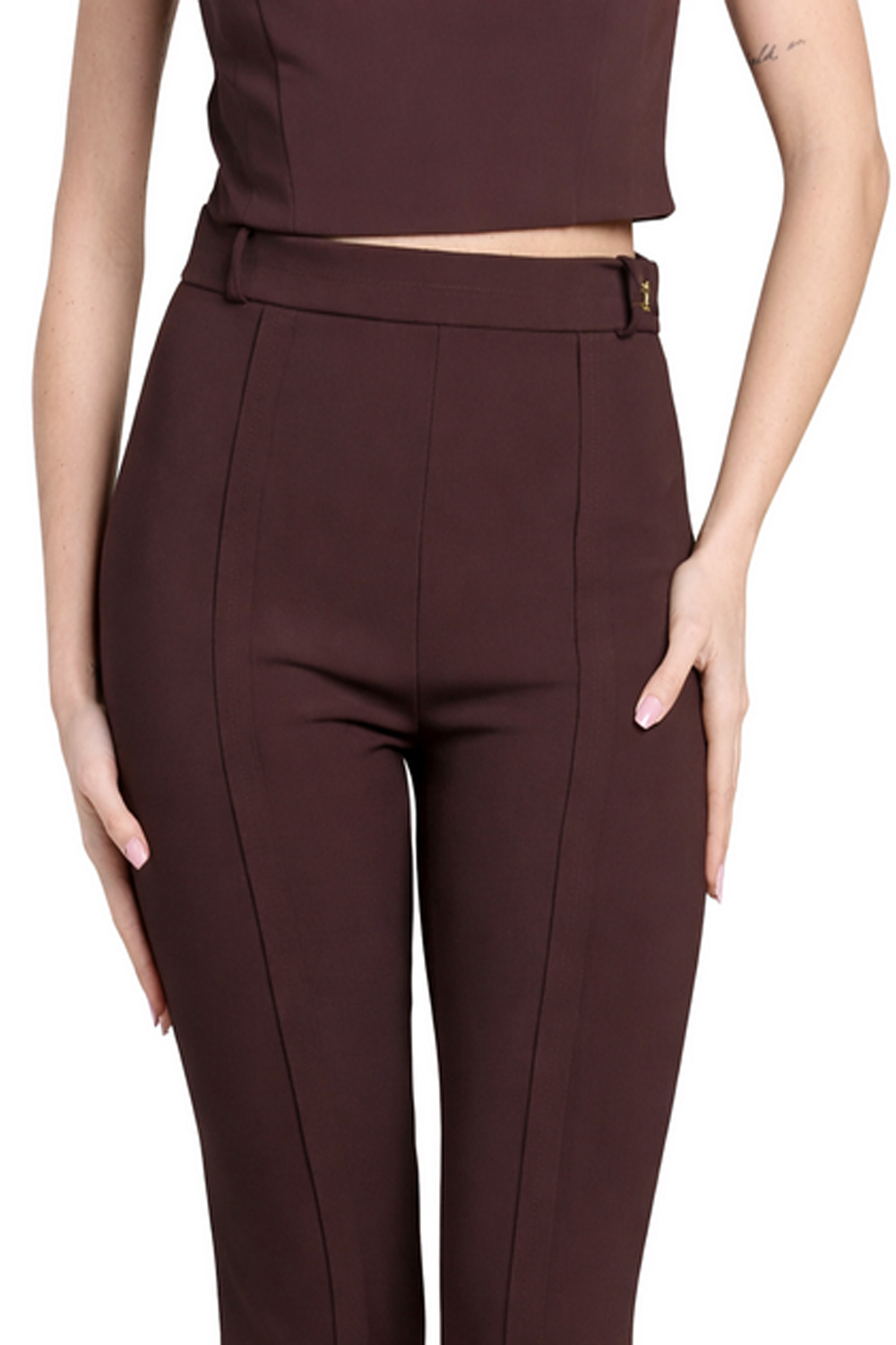 ELISABETTA FRANCHI Elisabetta Franchi flared pantalon met logo bedeltje aan riemlus cacao / BRUIN