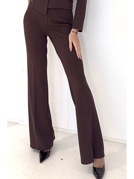 RINASCIMENTO Rinascimento Flared pantalon met rits aan zijkant BRUIN