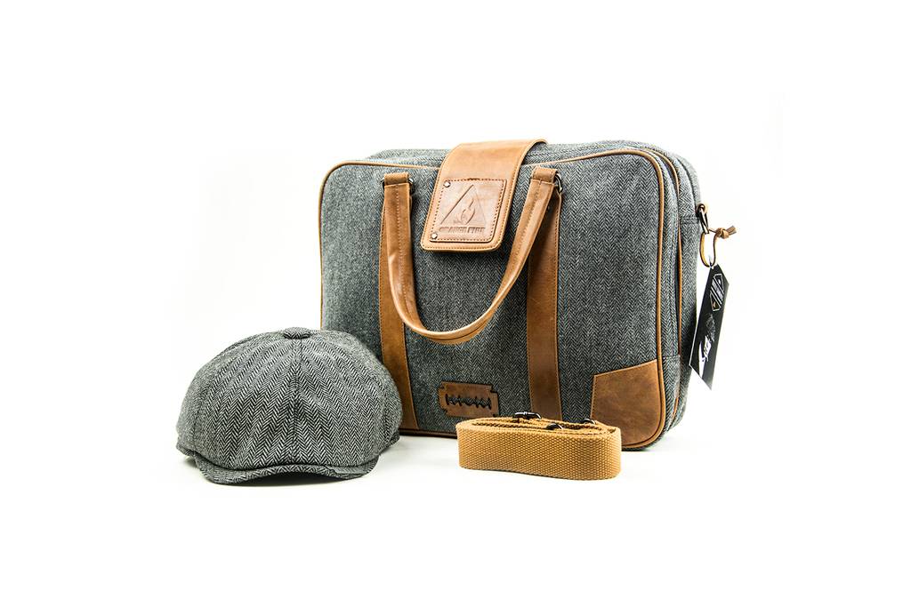 John Tweed Laptoptas Grijs Bruin By Shelby Brothers Ltd.