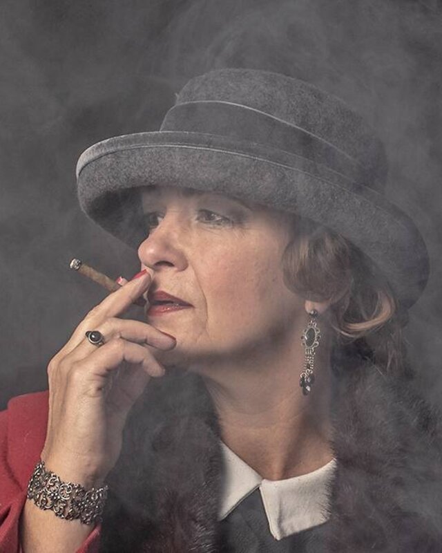 Greta elegant hat