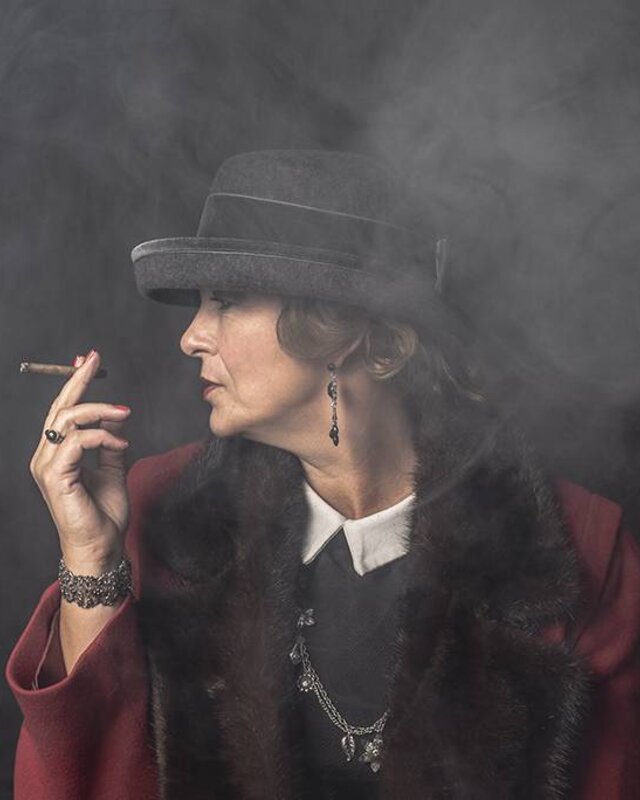 Greta elegant hat