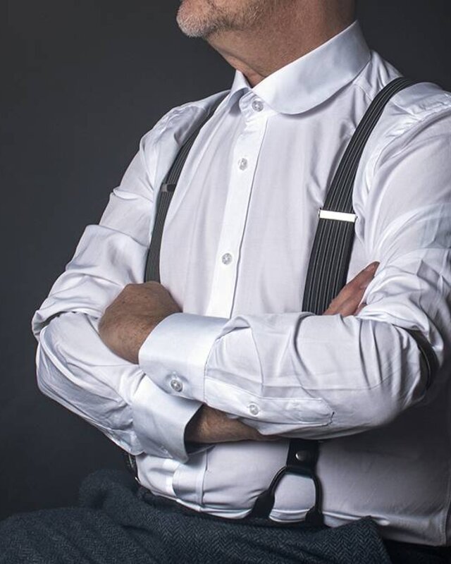 White shirt round collar