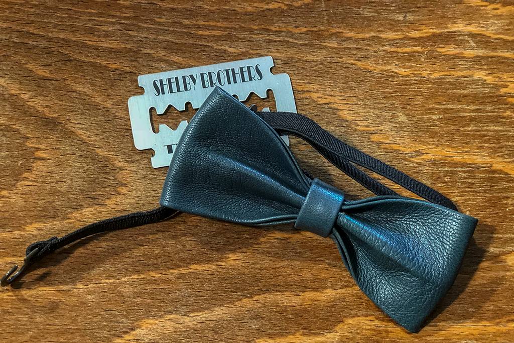 Leather bow tie Arthur grey