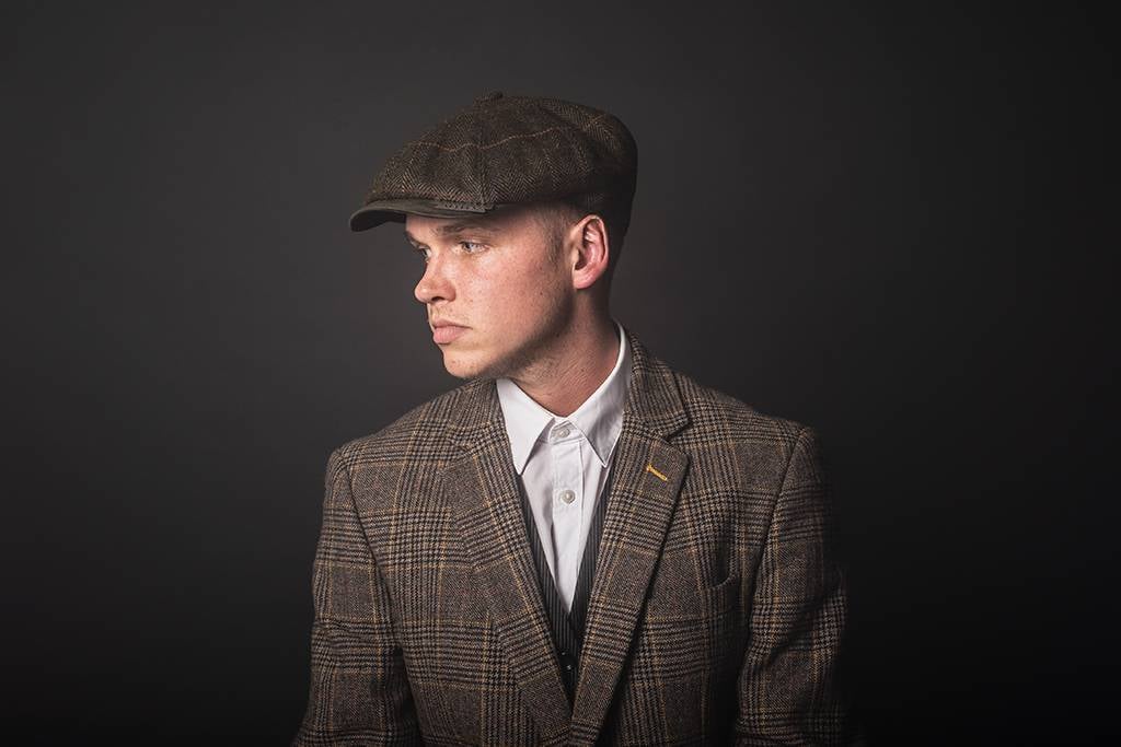 Peaky Blinders – Tom Peaky Blinders Really Sew Blades Into Peaky Blinde...