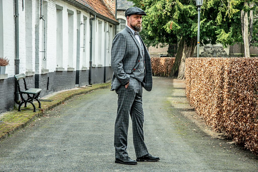 Traje sastre hombre | Traje 3 piezas | cuadros grises/azules | Charlie Strong | peaky blinders