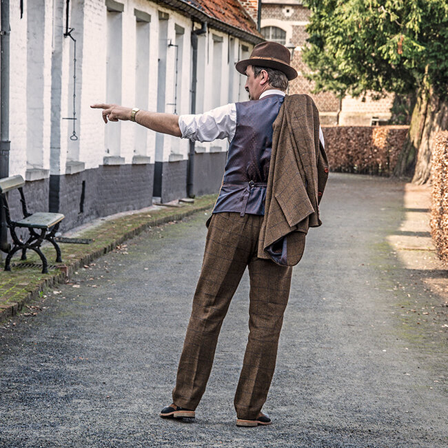 Men's tailored suit | 3-piece suit | brown Windowpane tweed | Michael Gray | Peaky Blinders