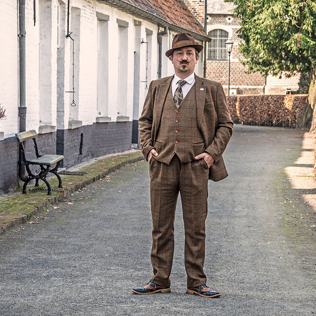 Men's tailored suit | 3-piece suit | brown Windowpane tweed | Michael Gray | Peaky Blinders