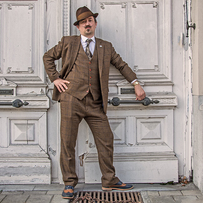 Men's tailored suit | 3-piece suit | brown Windowpane tweed | Michael Gray | Peaky Blinders