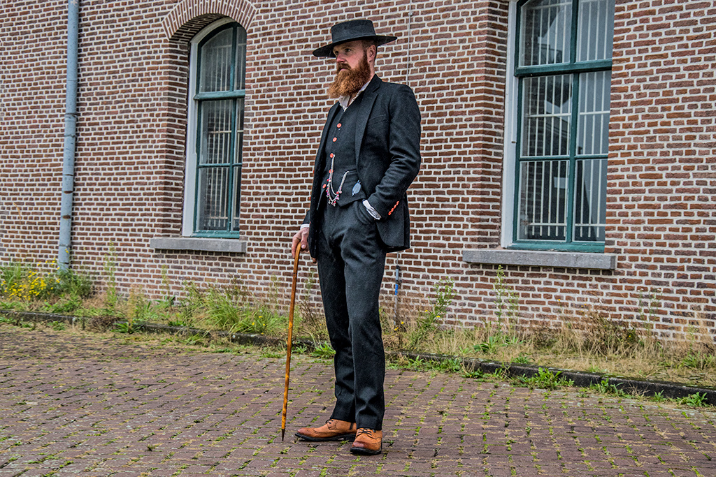 Men's tailored suit | 3-piece suit | black tweed | Alfie Solomons | Peaky Blinders