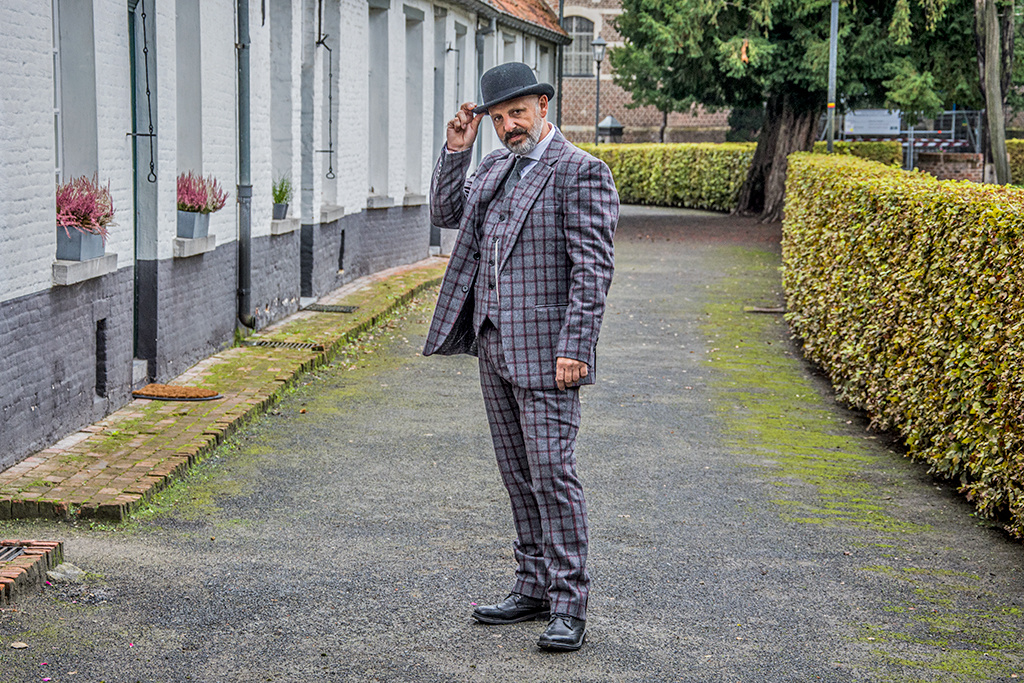 3-piece suit Grey & Red Windowpane Tweed