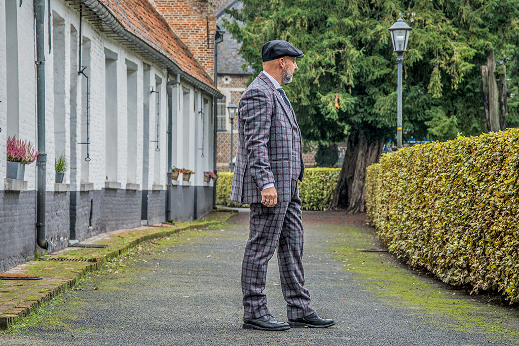 Traje de 3 piezas de tweed de ventana gris y rojo