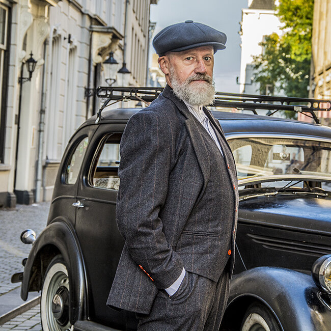 Herren-Maßanzug | 3-teiliger Anzug | schwarzes Fischgrätenmuster | Alfie Solomons | Peaky Blinders