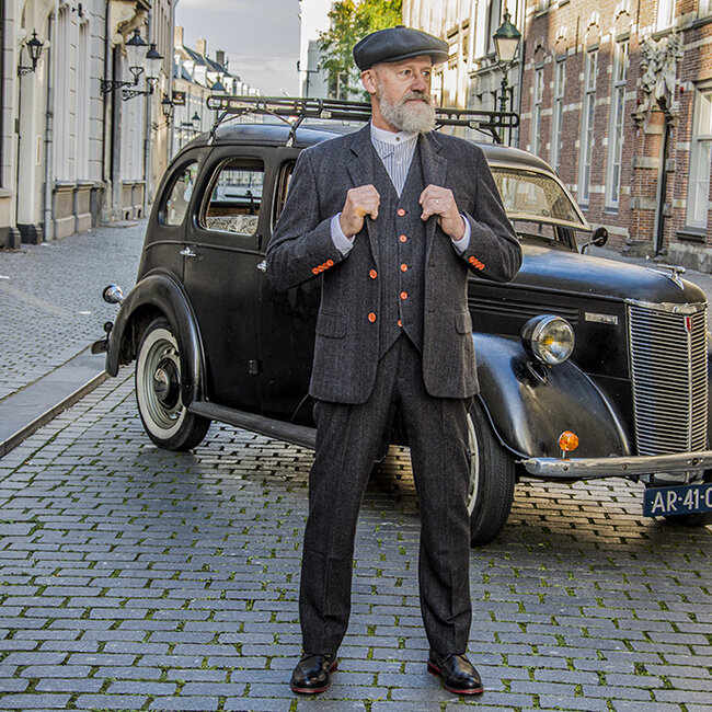 Herren-Maßanzug | 3-teiliger Anzug | schwarzes Fischgrätenmuster | Alfie Solomons | Peaky Blinders