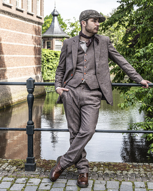 Traje sastre hombre | Traje 3 piezas | Espiga marrón | Jeremiah Jesus | Peaky Blinders