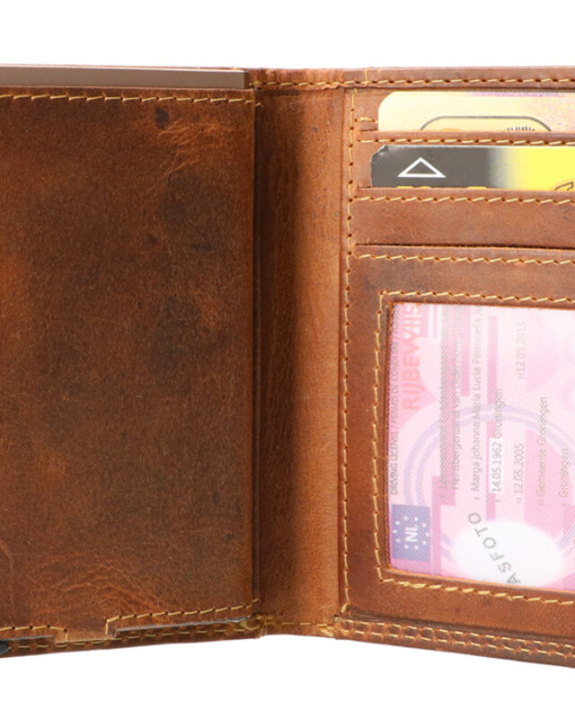 Arthur Wallet Brown