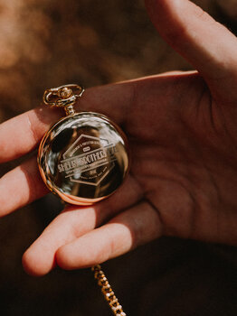 Reloj Peaky Blinders dorado con cadena albert
