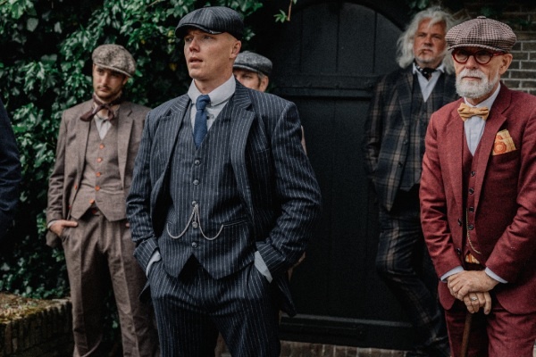 Bij Shelby Brothers kun jij jouw maatpak kopen om in een echte Peaky Blinder te veranderen.