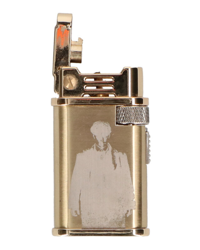Thomas's golden lighter