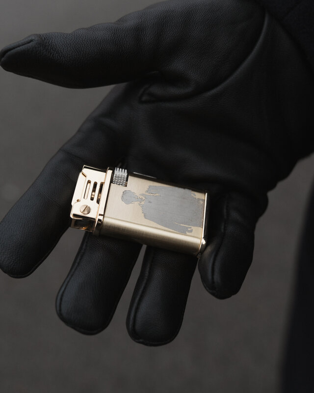Thomas's golden lighter