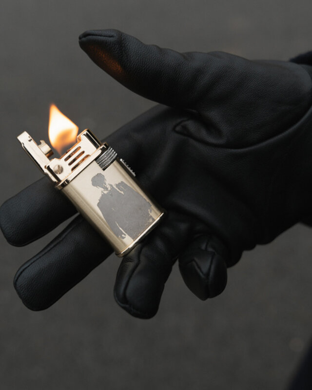 Thomas's golden lighter
