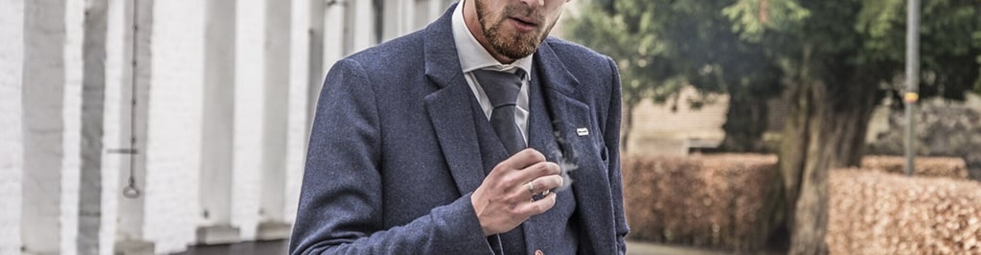 Peaky Blinders Outfits: Die perfekte Anleitung für den perfekten Look