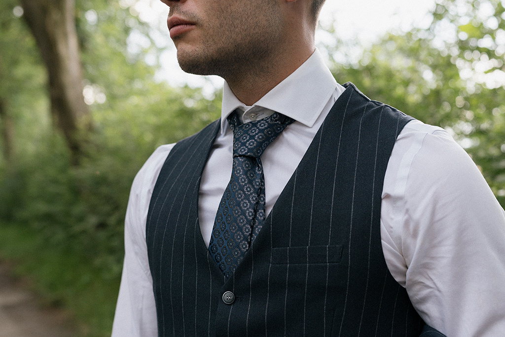 mens blue shirt and tie