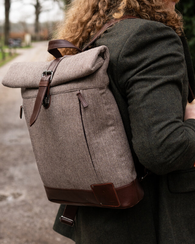 Aberama - Mochila Tweed Enrollable Marrón/Marrón Oscuro