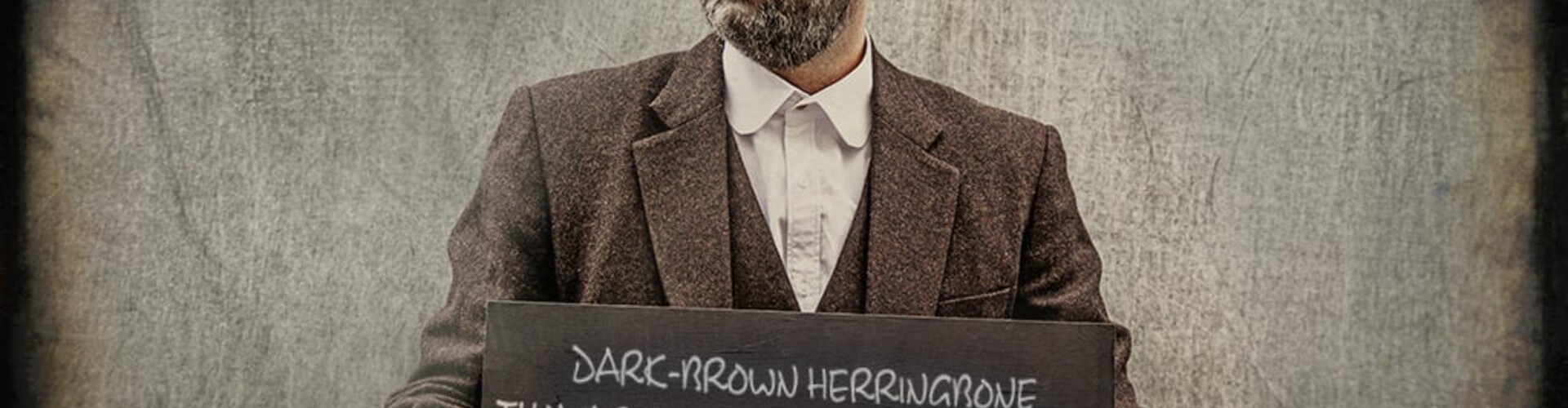 Wie kleidet man sich wie Thomas Shelby