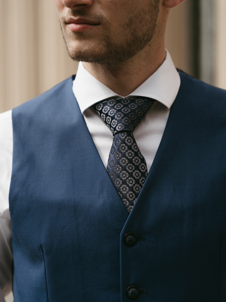 Costume sur mesure pour homme | Costume 3 pièces | Bleu Marine | Laine peignée | Léger et respirant