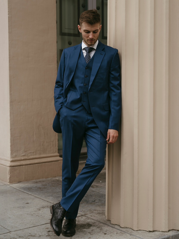 Costume sur mesure pour homme | Costume 3 pièces | Bleu Marine | Laine peignée | Léger et respirant