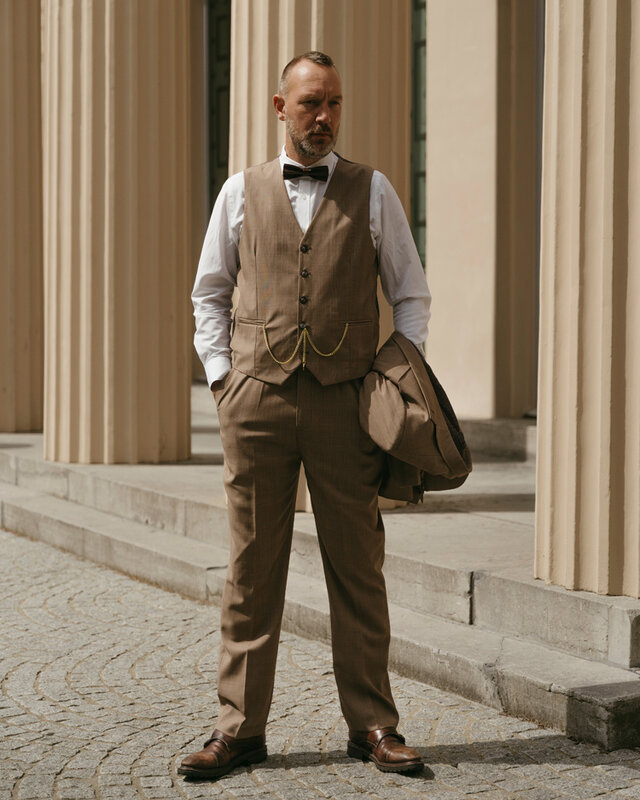 Men's tailored suit | 3-piece suit | Light Brown | worsted wool | Lightweight & breathable