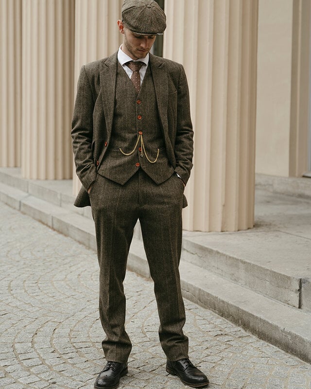 Men's tailored suit | 3-piece suit | green herringbone | Finn Shelby | Peaky Blinders